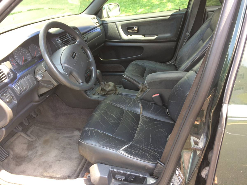 Illustration for article titled At $1,500, Could This Manual-Equipped 1998 Volvo V70 Mean it’s Time to Get Busy?